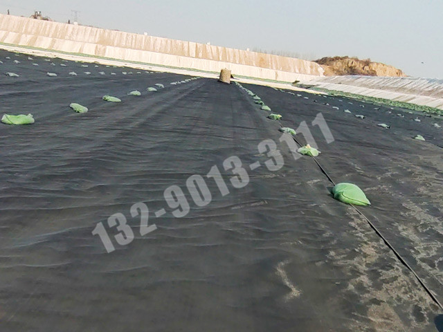 垃圾填埋場(chǎng)土工濾網(wǎng)鋪設