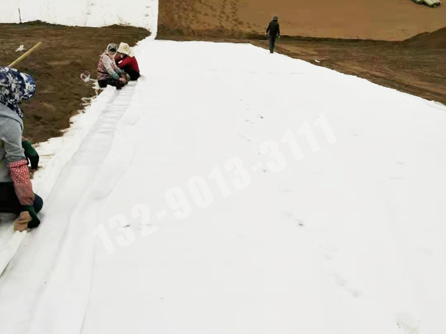 復合土工膜施工