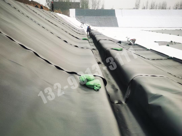 垃圾填埋場(chǎng)u型槽錨固