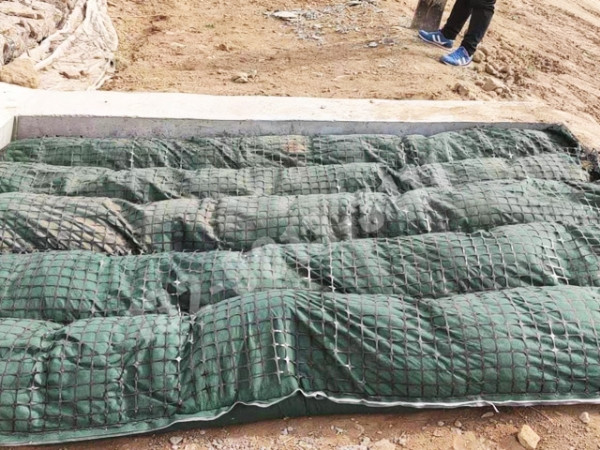 加筋生態(tài)袋