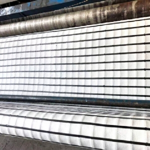 鋼塑格柵復合土工布