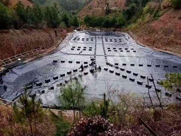 垃圾填埋場(chǎng)調節池防滲膜