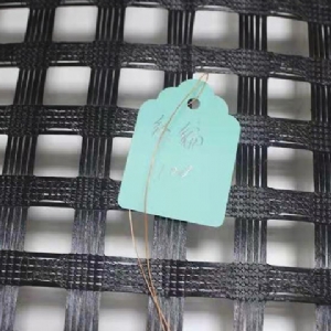 高強度聚酯經(jīng)編土工格柵